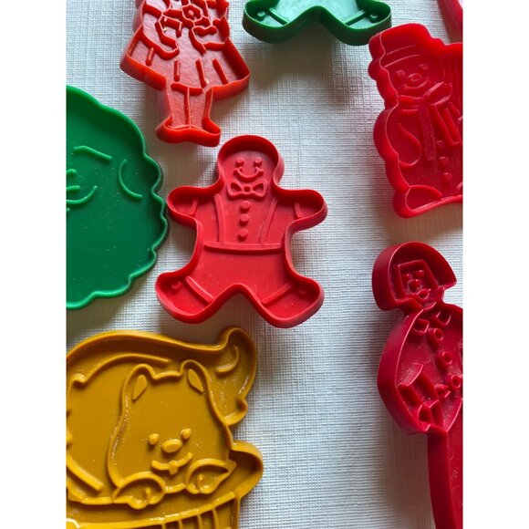 Vintage Christmas Thanksgiving Easter Holiday Cookie Cutter Set Plastic - Picture 12 of 16